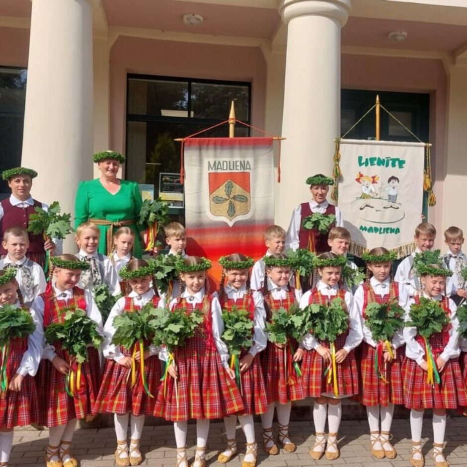 Deju kolektīvs „Lienīte